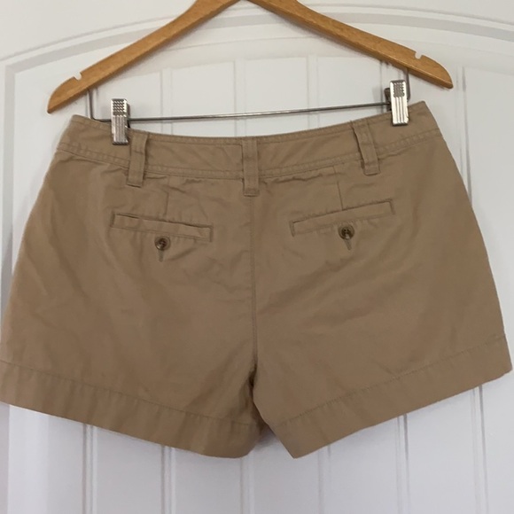 Gap Favorite Khaki Shorts Size 6 - Picture 2 of 4